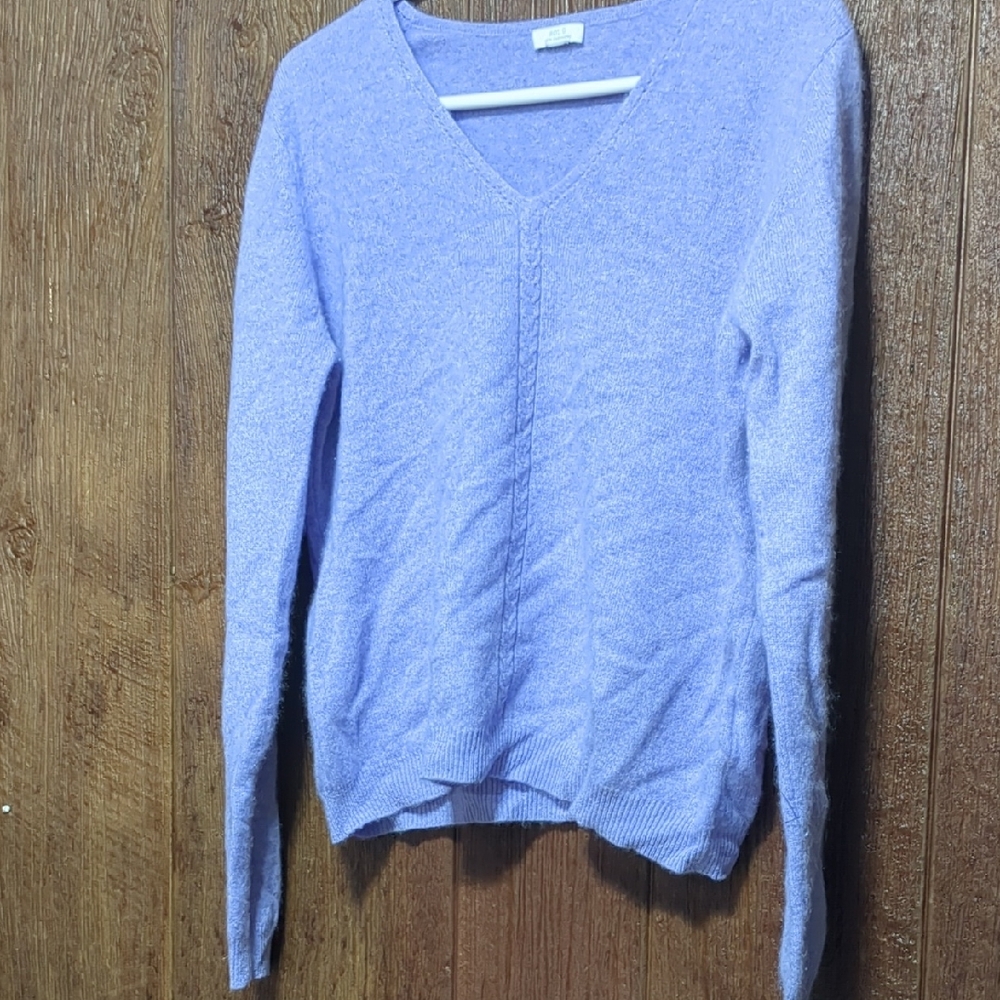 Cashmere Sweater 100% Apt 9 Women's V neck Light Purple Lavender Unsized Sm?